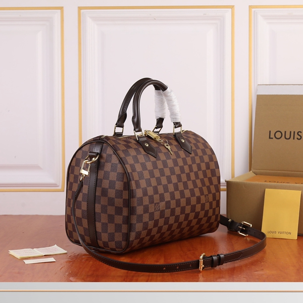 ルイヴィトンバッグ背面デザイン